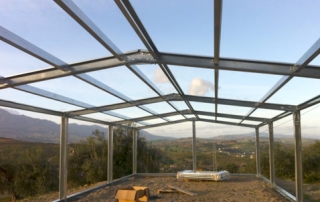 montaje de nave para gallinas camperas