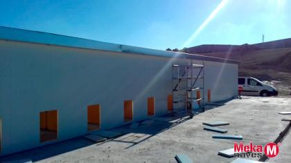 nave-canina-residencia-construccion-panel-sandwich-mekanaves