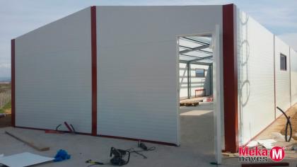 nave-ganadera-estructura-exterior-galvanizada-panel-sandwich-mekanaves