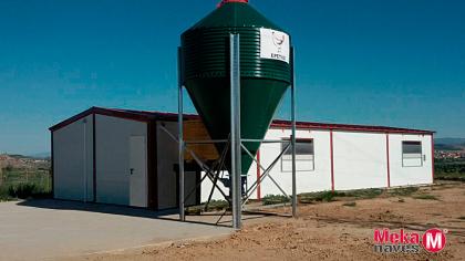 nave-ganadera-terminada-panael-sandwich-mekanaves