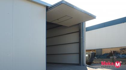 nave-industrial-puerta-preleva-exterior-atuomontaje-mekanaves