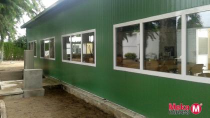 nave-ocio-tiempo-libre-automonaje-prefabricada-ventanas-exteriores-mekanaves
